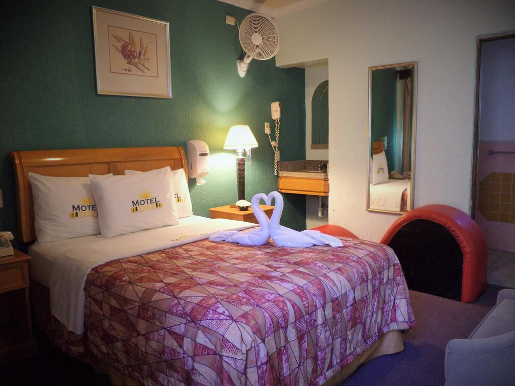 Hotel Diaz Tijuana Room photo