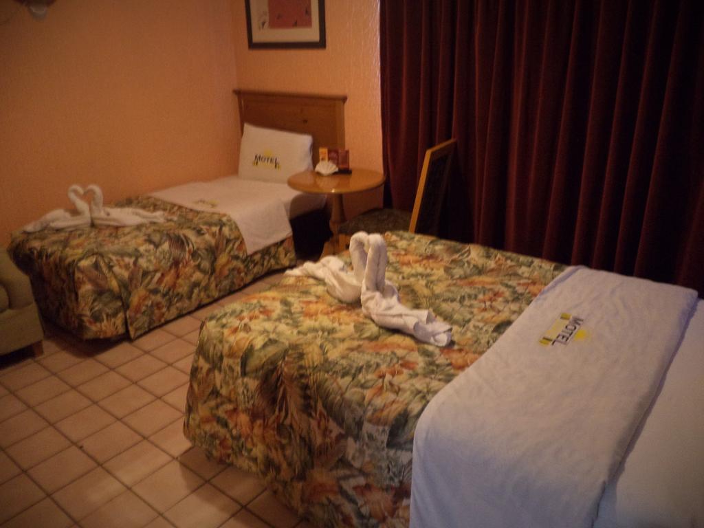 Hotel Diaz Tijuana Room photo